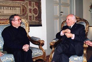 Visita alla città di Firenze. Incontro del Presidente della Repubblica con una rappresentanza di giovani collaboratori della pagina pratese del periodico diocesano "Toscana oggi. La voce"