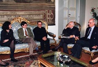 Visita alla città di Firenze. Incontro del Presidente della Repubblica con una rappresentanza di giovani collaboratori della pagina pratese del periodico diocesano "Toscana oggi. La voce"