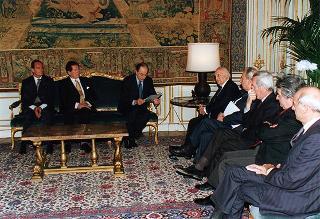 Avv. Corrado Sforza Fogliani, presidente della Confederazione italiana della proprietà edilizia, con alcuni esponenti della Confedilizia