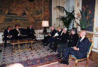 Avv. Corrado Sforza Fogliani, presidente della Confederazione italiana della proprietà edilizia, con alcuni esponenti della Confedilizia