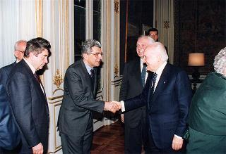 On. prof. Franco Foschi, direttore del Centro nazionale di studi leopardiani, con alcuni esponenti, per presentare la grande edizione dei manoscrtitti dello Zibaldone