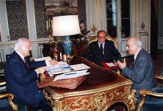 Prof. Antonio Cassese, presidente del Tribunale internazionale per i crimini nell'ex Jugoslavia