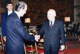 Vincitori delle borse di studio assegnate dai Rotary romani ad orfani di Caduti delle forze dell'ordine