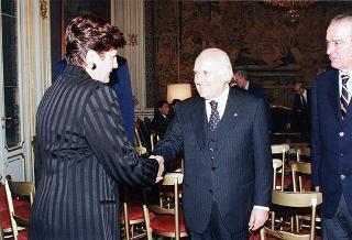 Vincitori delle borse di studio assegnate dai Rotary romani ad orfani di Caduti delle forze dell'ordine