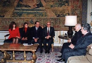 Vincitori delle borse di studio assegnate dai Rotary romani ad orfani di Caduti delle forze dell'ordine