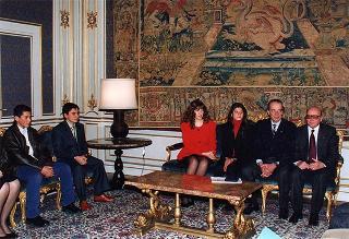 Vincitori delle borse di studio assegnate dai Rotary romani ad orfani di Caduti delle forze dell'ordine