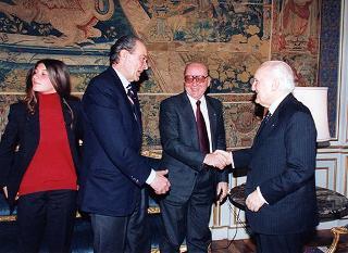 Vincitori delle borse di studio assegnate dai Rotary romani ad orfani di Caduti delle forze dell'ordine