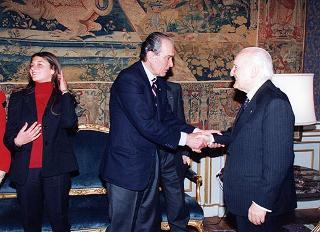 Vincitori delle borse di studio assegnate dai Rotary romani ad orfani di Caduti delle forze dell'ordine