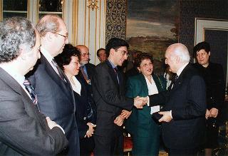 Vincitori delle borse di studio assegnate dai Rotary romani ad orfani di Caduti delle forze dell'ordine