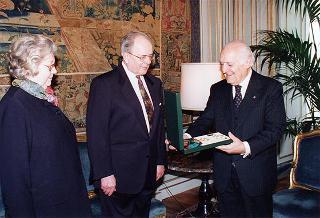 Maestro Wolfgang Sawallisch e consorte e prof. Corrado Morgia, vice presidente dell'Accademia nazionale di Santa Cecilia