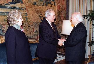 Maestro Wolfgang Sawallisch e consorte e prof. Corrado Morgia, vice presidente dell'Accademia nazionale di Santa Cecilia