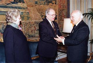 Maestro Wolfgang Sawallisch e consorte e prof. Corrado Morgia, vice presidente dell'Accademia nazionale di Santa Cecilia