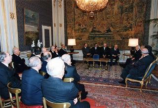 Ing, Giulio Bisoffi, presidente della Società Cattolica di Assicurazione, con il Consiglio di amministrazione, per il I centenario di fondazione della Società