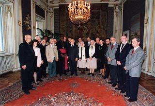 Il Presidente della Repubblica Oscar Luigi Scalfaro riceve in udienza Padre Venanzio Milani, superiore provinciale dei missionari comboniani in Italia, con una delegazione
