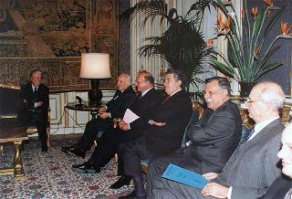 Amb. Boris Biancheri Chiappori, segretario generale del Ministero degli affari esteri, ed i vincitori dell'ultimo concorso per funzionari della carriera diplomatica
