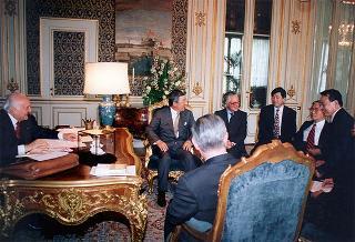 Prof. In Yung Chung, presidente dell'Associazione Corea-Italia, on. prof. Giorgio De Giuseppe e S.E. Doo Byong Shin, ambasciatore della Repubblica di Corea a Roma