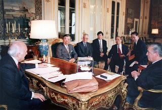 Prof. In Yung Chung, presidente dell'Associazione Corea-Italia, on. prof. Giorgio De Giuseppe e S.E. Doo Byong Shin, ambasciatore della Repubblica di Corea a Roma