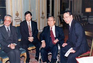 Prof. In Yung Chung, presidente dell'Associazione Corea-Italia, on. prof. Giorgio De Giuseppe e S.E. Doo Byong Shin, ambasciatore della Repubblica di Corea a Roma