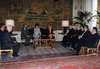Carla Giardino Prato, presidente della Fiera internazionale di Genova, con una rappresentanza degli organizzatori dell'Esposizione internazionale Euroflora '96