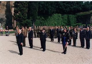 Deposizione di corone di alloro da parte del Presidente della Repubblica all'Altare della Patria ed al Mausoleo Ardeatino, in occasione del 51° anniversario della Liberazione