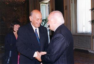 Il Presidente della Repubblica Oscar Luigi Scalfaro con il Maestro Sir Georg Solti e consorte