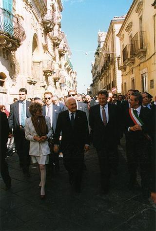 Sicilia: intervento del Presidente della Repubblica a Siracusa per un incontro con le autorità locali, e a Noto per una visita alla Cattedrale gravemente danneggiata da un recente crollo e per l'intervento al 15° Congresso ordinario dell'UNCI