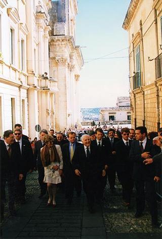 Sicilia: intervento del Presidente della Repubblica a Siracusa per un incontro con le autorità locali, e a Noto per una visita alla Cattedrale gravemente danneggiata da un recente crollo e per l'intervento al 15° Congresso ordinario dell'UNCI