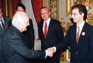 Gruppo di giovani dell'Associazione internazionale "Viva la gente"