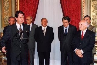 Gruppo di giovani dell'Associazione internazionale "Viva la gente"