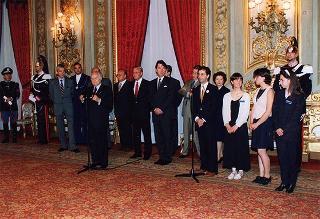 Gruppo di giovani dell'Associazione internazionale "Viva la gente"
