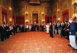 Gruppo di giovani dell'Associazione internazionale "Viva la gente"