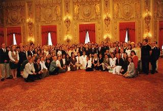 Gruppo di giovani dell'Associazione internazionale "Viva la gente"
