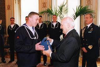 Delegazione della Scuola allievi sotufficiali della Marina Militare, in servizio di guardia d'onore al Palazzo del Quirinale