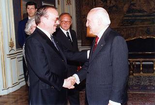 Mario Vasquez Rana, presidente dell'Associazione dei Comitati nazionali olimpici, con l'on. Francesco Rutelli, sindaco di Roma, e Mario Pescante, presidente del CONI
