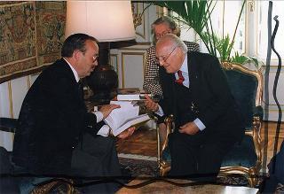 Mario Vasquez Rana, presidente dell'Associazione dei Comitati nazionali olimpici, con l'on. Francesco Rutelli, sindaco di Roma, e Mario Pescante, presidente del CONI