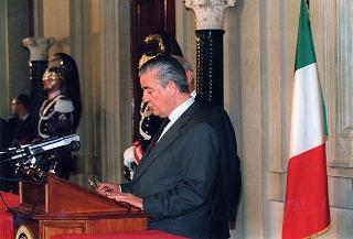Lettura del conferimento dell'incarico di formare il Governo al prof. Romano Prodi da parte del Segretario Generale Gaetano Gifuni