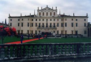 Friuli Venezia Giulia: interventi del Presidente della Repubblica a Codroipo, per la cerimonia promossa dalla Regione nel ventennale del terremoto del 1976; a Udine, per la 69^ Adunata nazionale degli alpini; a Palmanova, per un incontro con l'Amministrazione comunale