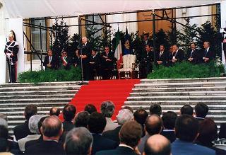 Friuli Venezia Giulia: interventi del Presidente della Repubblica a Codroipo, per la cerimonia promossa dalla Regione nel ventennale del terremoto del 1976; a Udine, per la 69^ Adunata nazionale degli alpini; a Palmanova, per un incontro con l'Amministrazione comunale