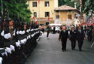 Friuli Venezia Giulia: interventi del Presidente della Repubblica a Codroipo, per la cerimonia promossa dalla Regione nel ventennale del terremoto del 1976; a Udine, per la 69^ Adunata nazionale degli alpini; a Palmanova, per un incontro con l'Amministrazione comunale