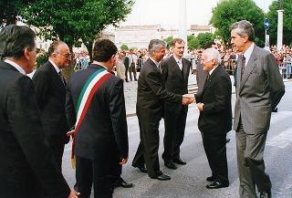 Friuli Venezia Giulia: interventi del Presidente della Repubblica a Codroipo, per la cerimonia promossa dalla Regione nel ventennale del terremoto del 1976; a Udine, per la 69^ Adunata nazionale degli alpini; a Palmanova, per un incontro con l'Amministrazione comunale