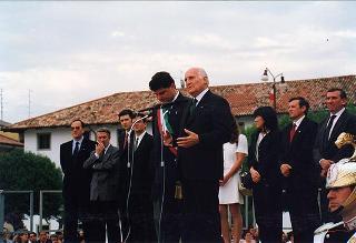 Friuli Venezia Giulia: interventi del Presidente della Repubblica a Codroipo, per la cerimonia promossa dalla Regione nel ventennale del terremoto del 1976; a Udine, per la 69^ Adunata nazionale degli alpini; a Palmanova, per un incontro con l'Amministrazione comunale