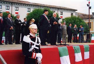 Friuli Venezia Giulia: interventi del Presidente della Repubblica a Codroipo, per la cerimonia promossa dalla Regione nel ventennale del terremoto del 1976; a Udine, per la 69^ Adunata nazionale degli alpini; a Palmanova, per un incontro con l'Amministrazione comunale