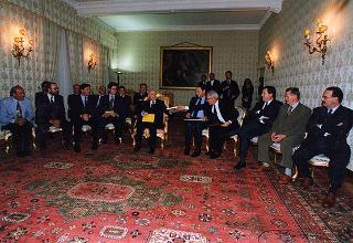 Roberto De Martin, presidente generale del CAI, con alcuni esponenti delle Associazioni che hanno preso parte all'iniziativa "Camminaitalia"