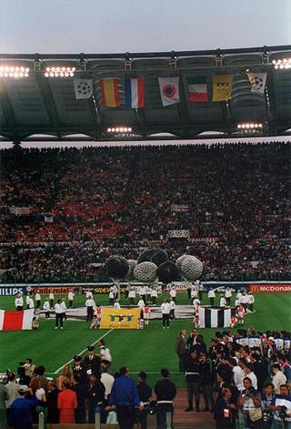 Roma, Stadio Olimpico: intervento del Presidente della Repubblica alla finale della Coppa dei Campioni di calcio Ajax-Juventus