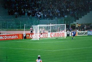 Roma, Stadio Olimpico: intervento del Presidente della Repubblica alla finale della Coppa dei Campioni di calcio Ajax-Juventus