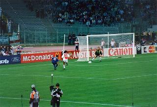 Roma, Stadio Olimpico: intervento del Presidente della Repubblica alla finale della Coppa dei Campioni di calcio Ajax-Juventus