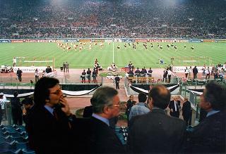 Roma, Stadio Olimpico: intervento del Presidente della Repubblica alla finale della Coppa dei Campioni di calcio Ajax-Juventus