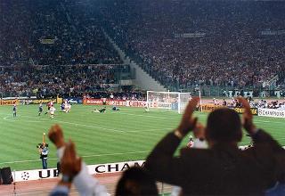 Roma, Stadio Olimpico: intervento del Presidente della Repubblica alla finale della Coppa dei Campioni di calcio Ajax-Juventus