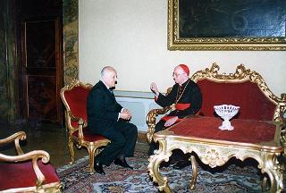 Emilia Romagna: intervento del Presidente della Repubblica a Bologna, per il Raduno nazionale dell'Associazione paracadusti d'Italia e per il concomitante giuramento solenne degli allievi paracadutisti della Brigata Folgore, ed a Fontanelice per l'inaugurazione della Casa di recupero per giovani tossicodipendenti "Villa Traversa"