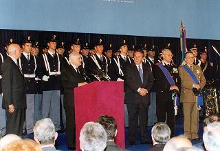 Roma: intervento del Presidente della Repubblica, in forma ufficiale, alla Festa della polizia 1996